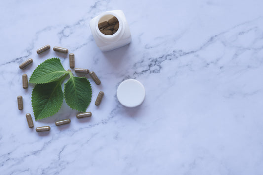 Ashwagandha en cápsulas KSM-66 — adaptógeno para el estrés, el descanso y la energía