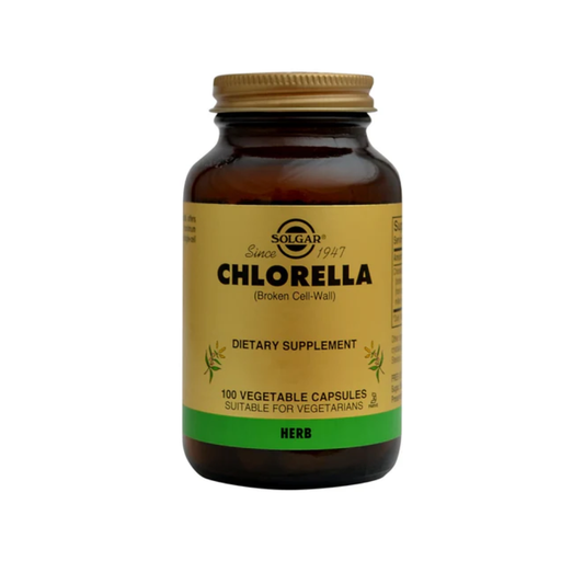 Cápsulas de chlorella Solgar 520 mg en envase de 100, suplemento de vitaminas y salud natural en envase blanco y verde.