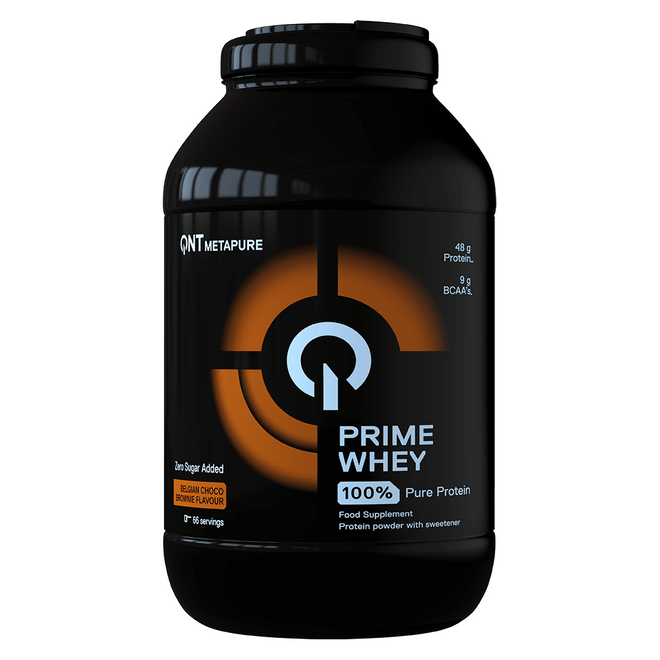 Proteínas Prime Whey QNT Sports sabor chocolate belga en envase de 4,4 lbs, ideal para recuperación muscular.